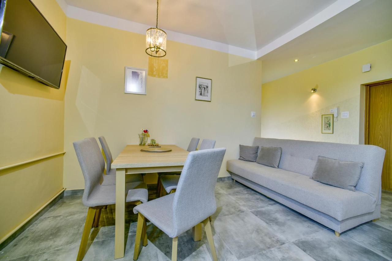 Apartament U Ewy W Kolobrzegu Podczele - 2 Sypialnie 50M2, Wifi I Darmowy Parking! エクステリア 写真