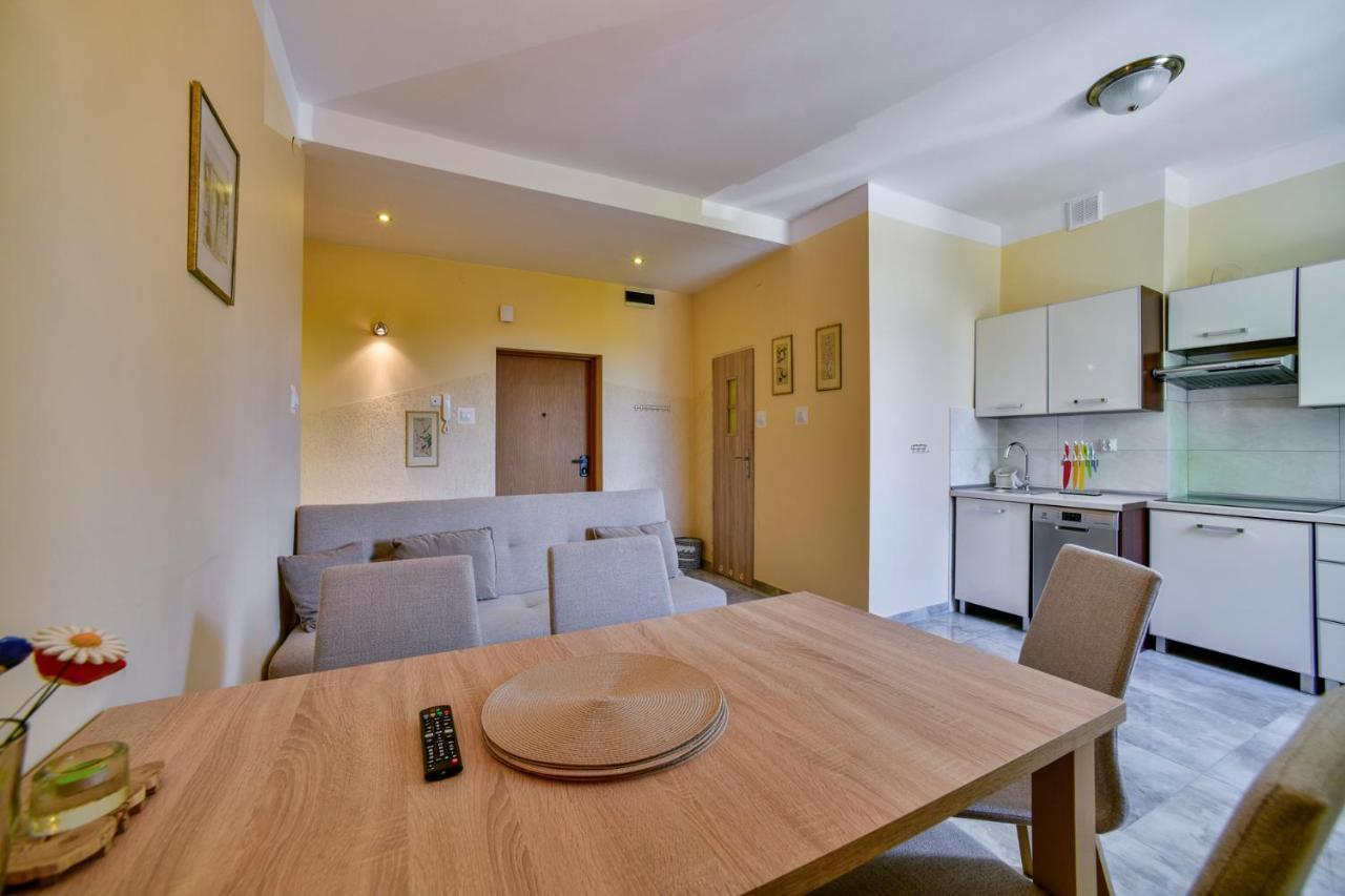 Apartament U Ewy W Kolobrzegu Podczele - 2 Sypialnie 50M2, Wifi I Darmowy Parking! エクステリア 写真